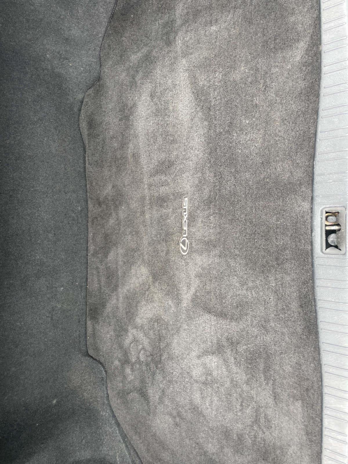 Used 1998 Silver Jade Pearl Lexus  image 18