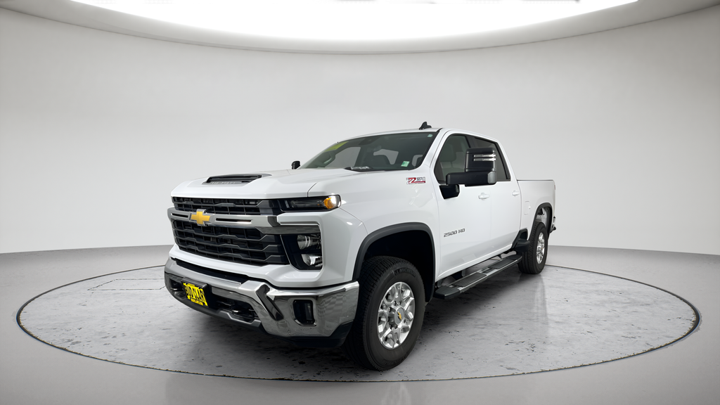 Used 2025 Summit White Chevrolet LT image 7