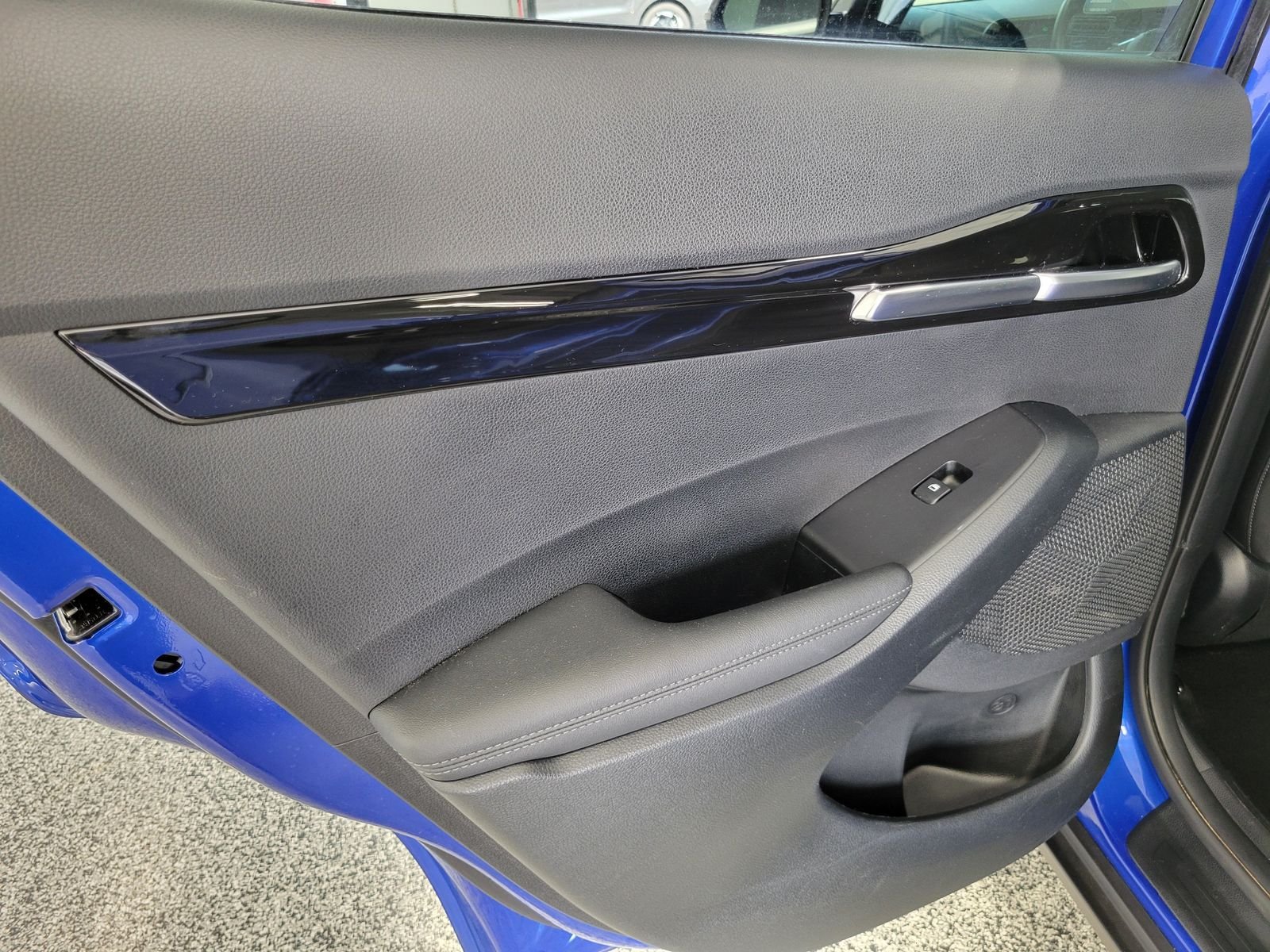 Used 2025 Blue Kia S image 23