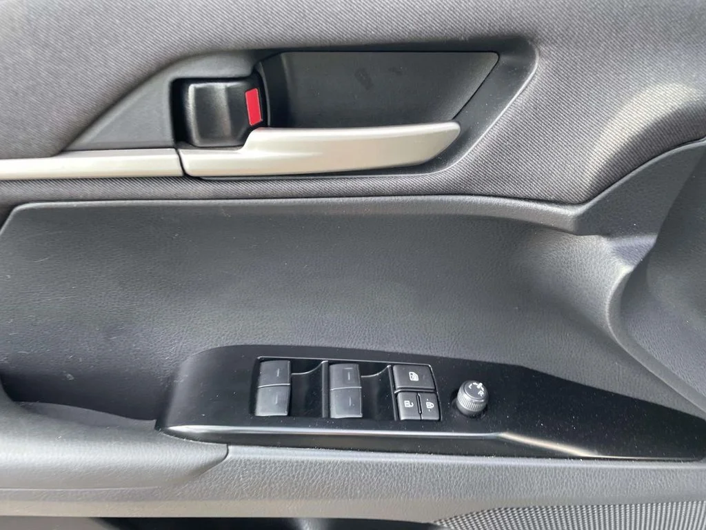 2025 Toyota Camry LE - Photo 17