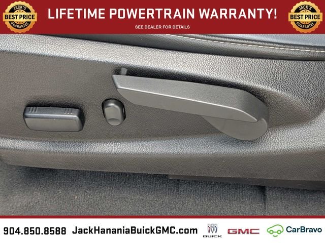 Used 2022 White Chevrolet Z71 image 20