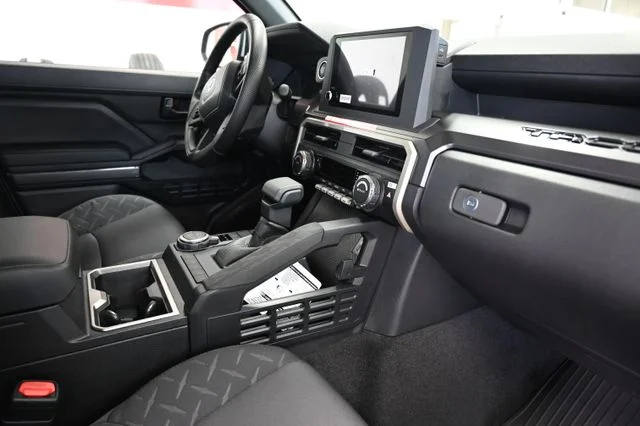 2026 Toyota Tacoma SR5 - Photo 15