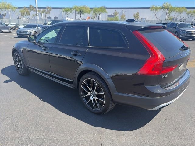 Used 2018  Volvo T6INSCRIPT image 6