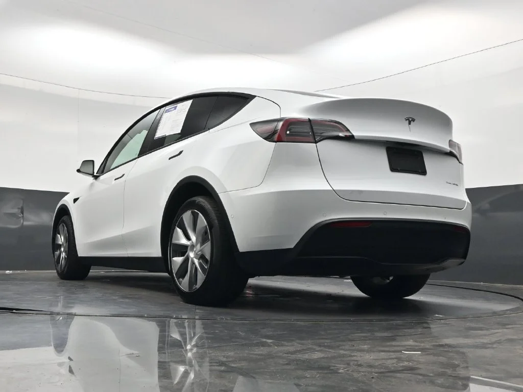 Used 2022  Tesla Long Range image 29