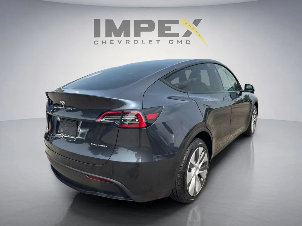 Used 2024  Tesla Long Range image 5