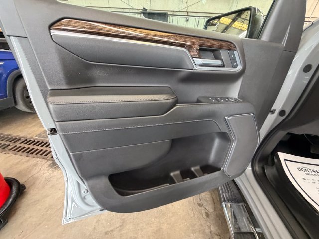 Used 2024 Gray GMC SLE image 9