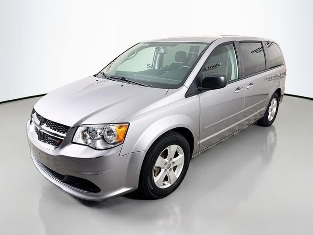 Used 2016 Silver Dodge SE image 3