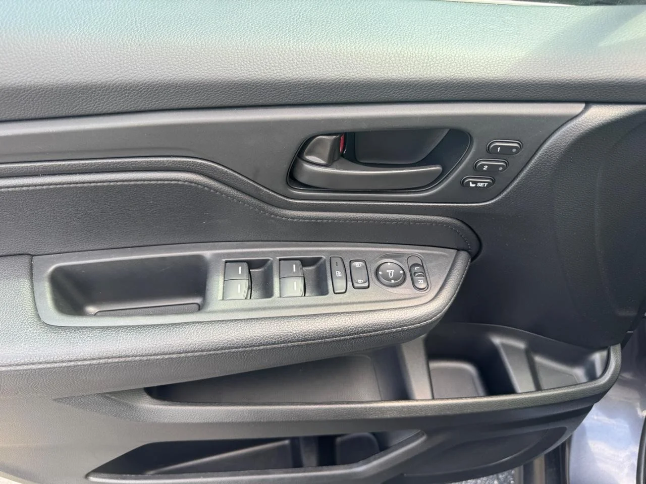 2024 Honda Odyssey EX-L - Photo 23
