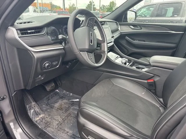 New 2026 Baltic Gray Metallic Clear-Coat Exterior Paint Jeep Laredo Altitude image 19