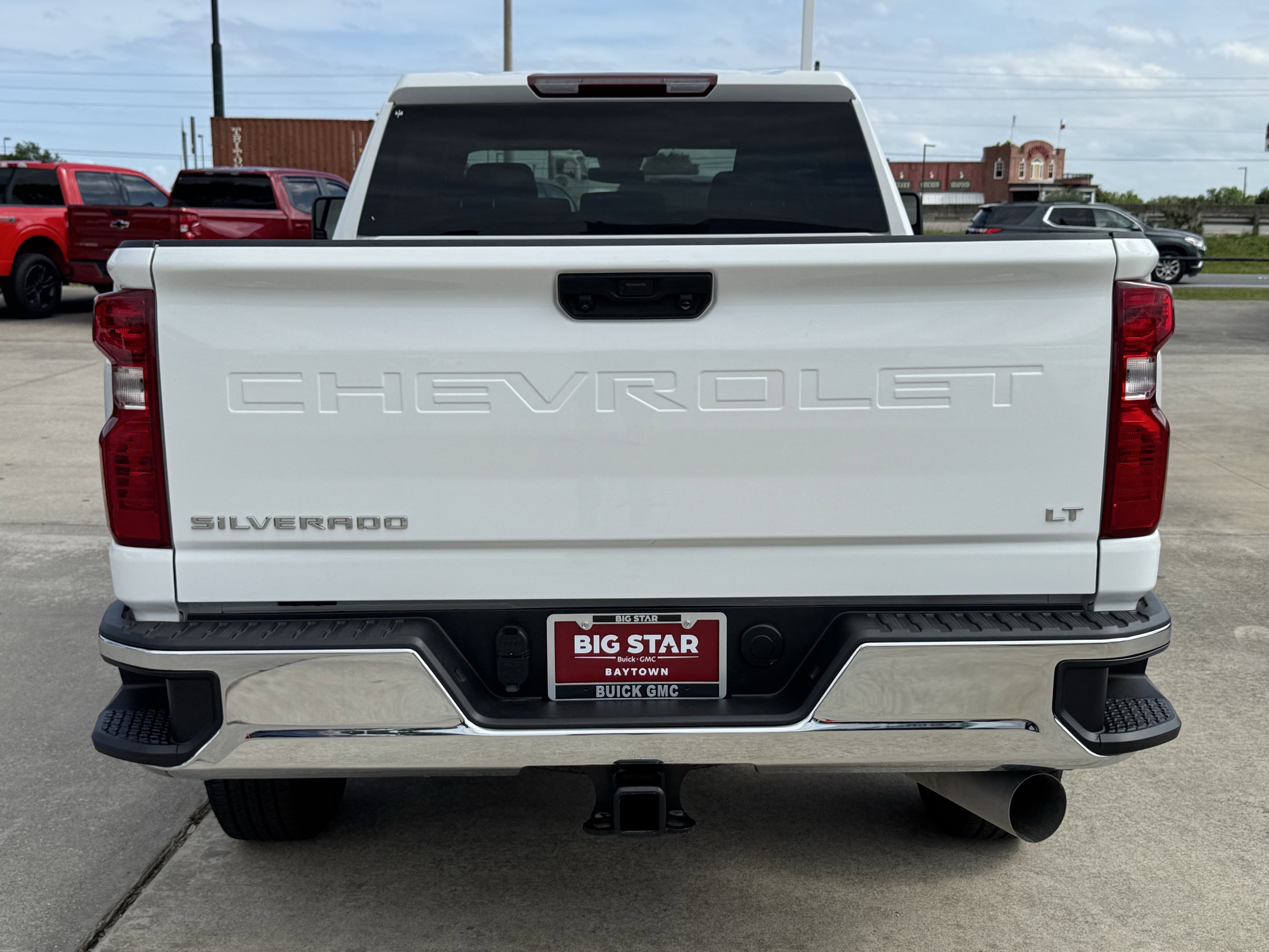 Used 2025 Summit White Chevrolet LT image 8