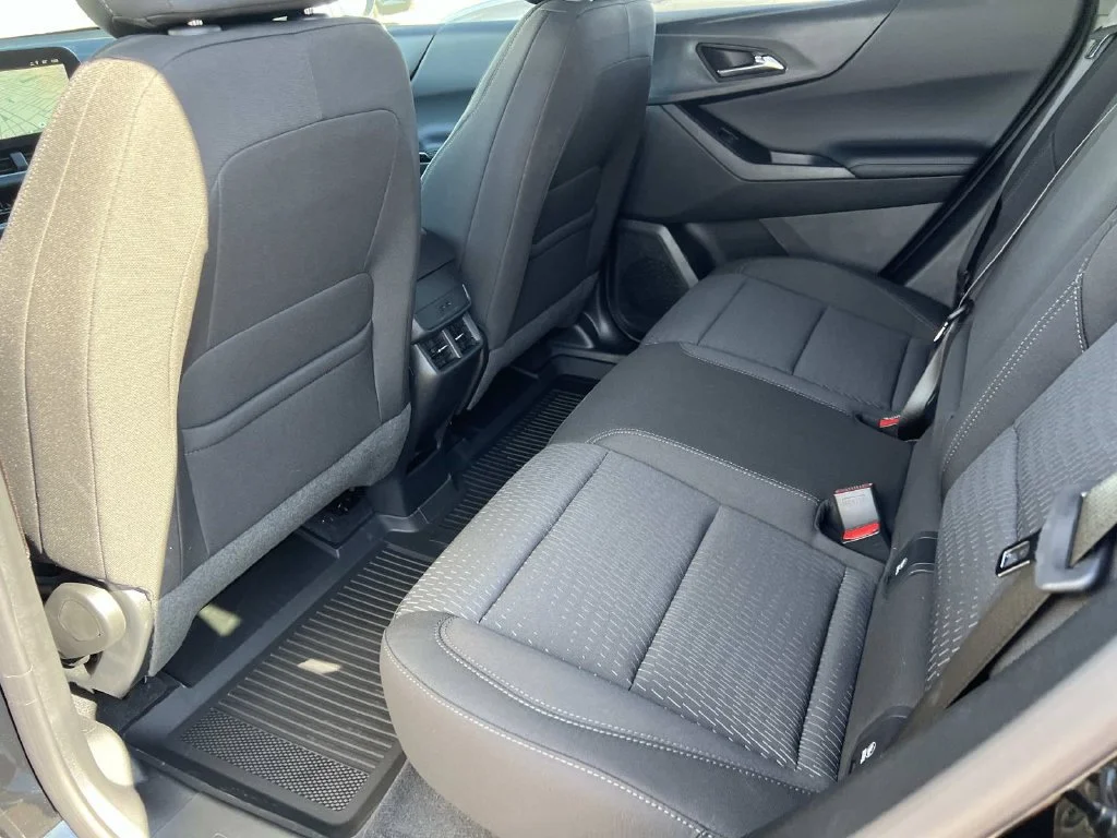 2027 Chevrolet Equinox LT - Photo 9