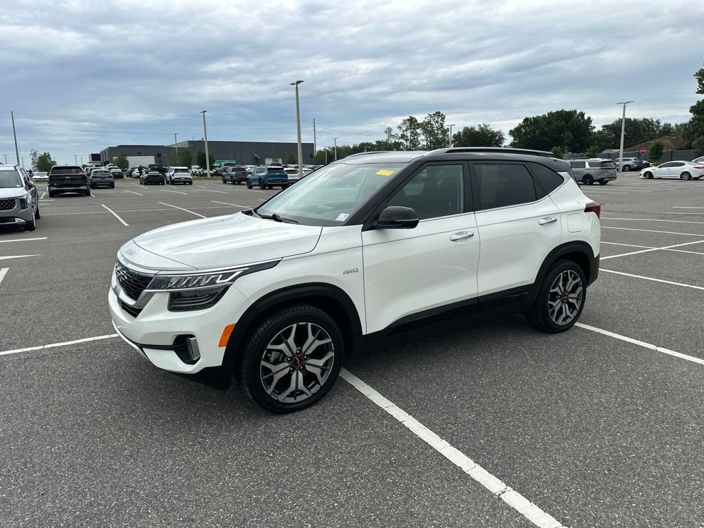 Used 2023 White Kia SX image 10