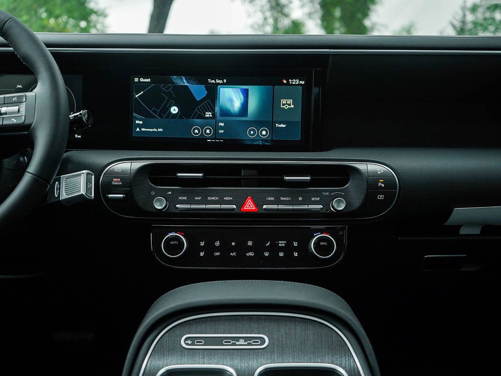 New 2026 Ecotronic Gray Pearl Hyundai Limited AWD image 18