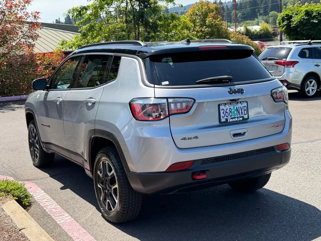 Used 2020 Billet Silver Metallic Clearcoat Jeep Trailhawk image 5