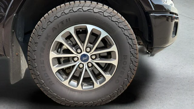 Used 2019  Ford  image 34