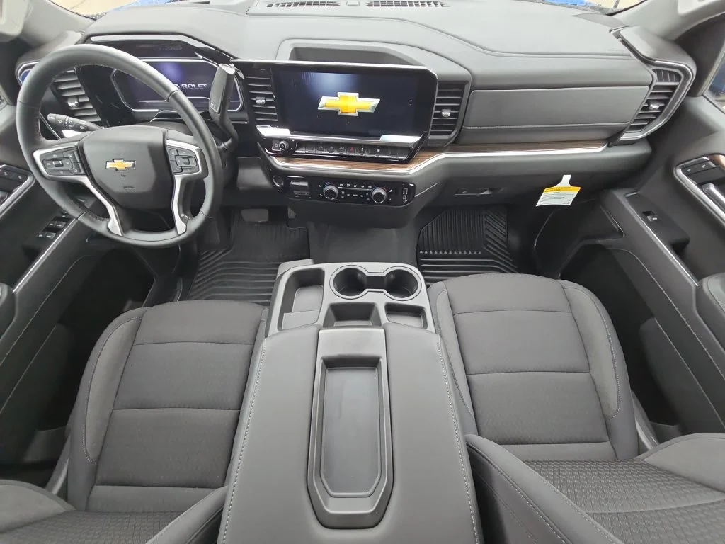 2025 Chevrolet Silverado 1500 LT - Photo 21