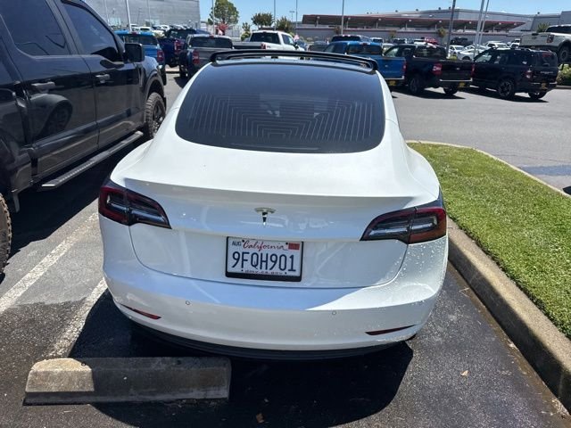 Used 2019  Tesla  image 3