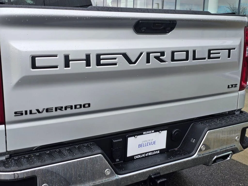 Used 2022 Silver Ice Metallic Chevrolet LTZ image 15