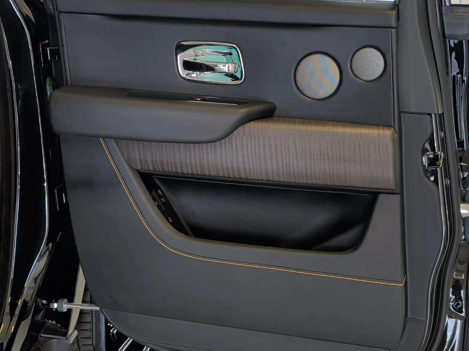 Used 2021 BLACK ROLLS ROYCE BASE image 33