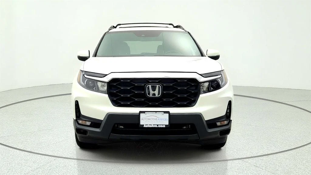 Used 2023 Platinum White Pearl Honda EX-L AWD image 2