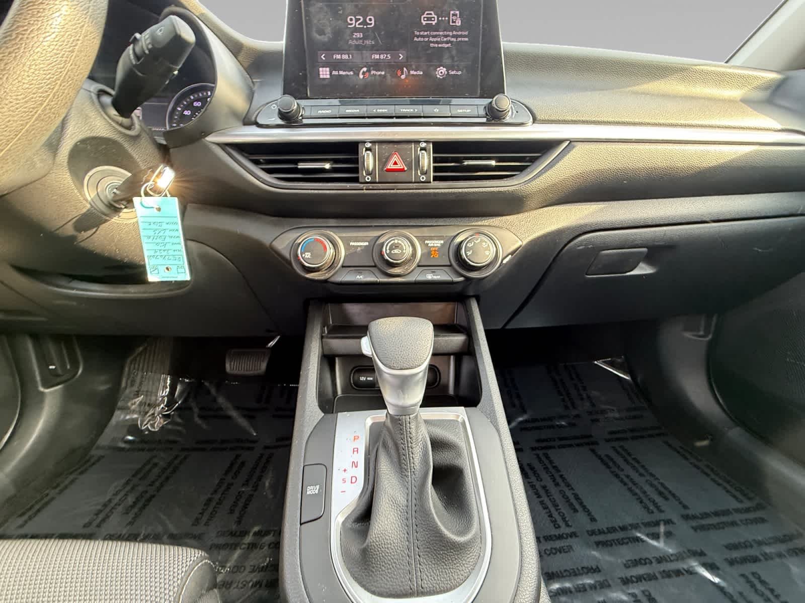 2024 Kia Forte LXS - Photo 11