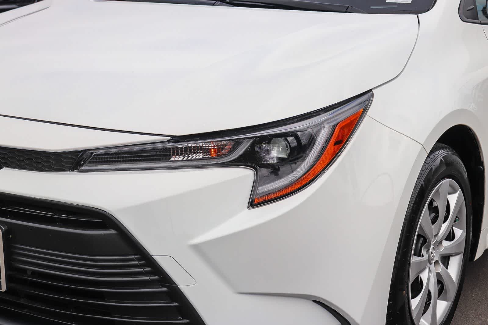 Used 2023 Ice Cap Toyota LE image 8