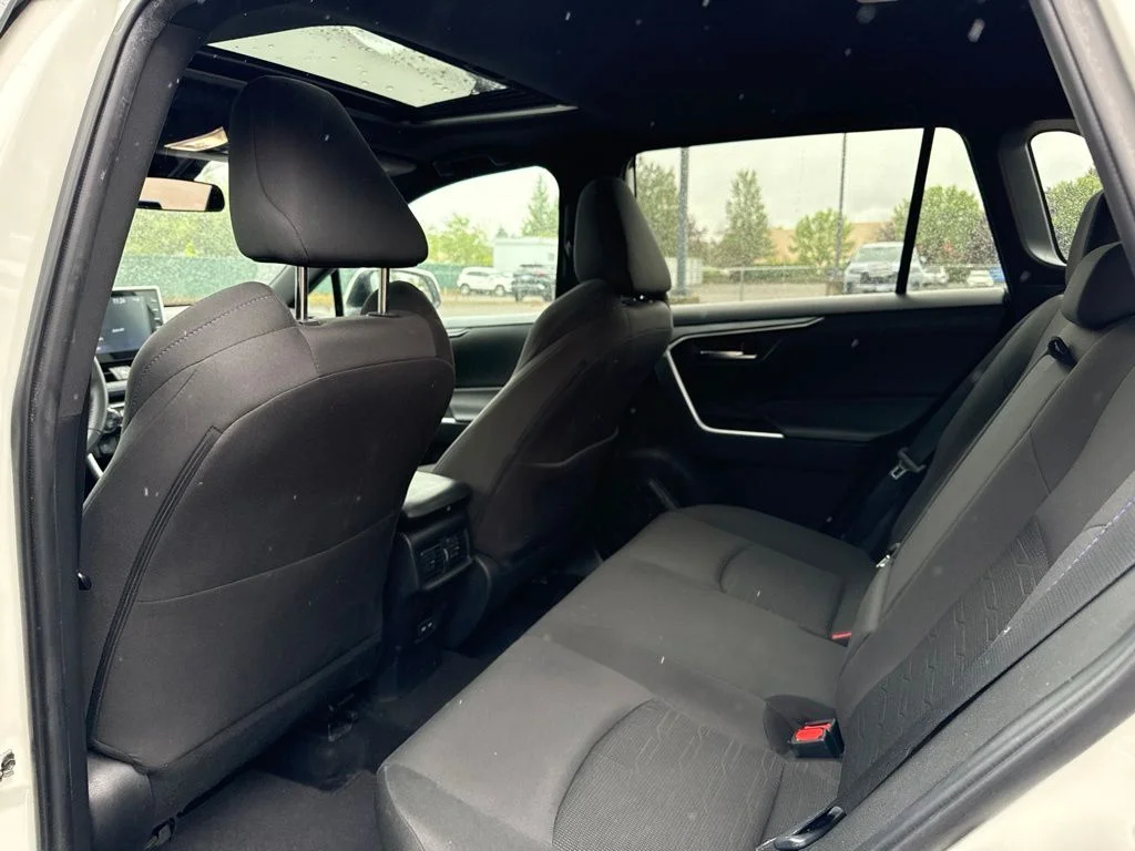 Used 2022 Blizzard Pearl Toyota SE image 20