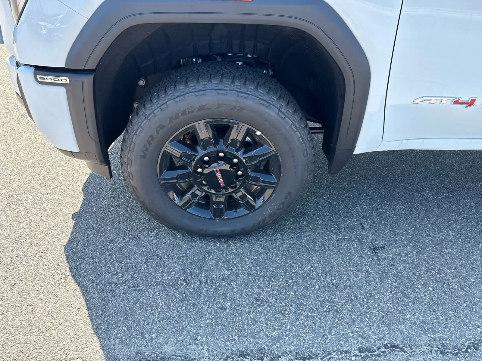 New 2026 Summit White GMC AT4 image 9