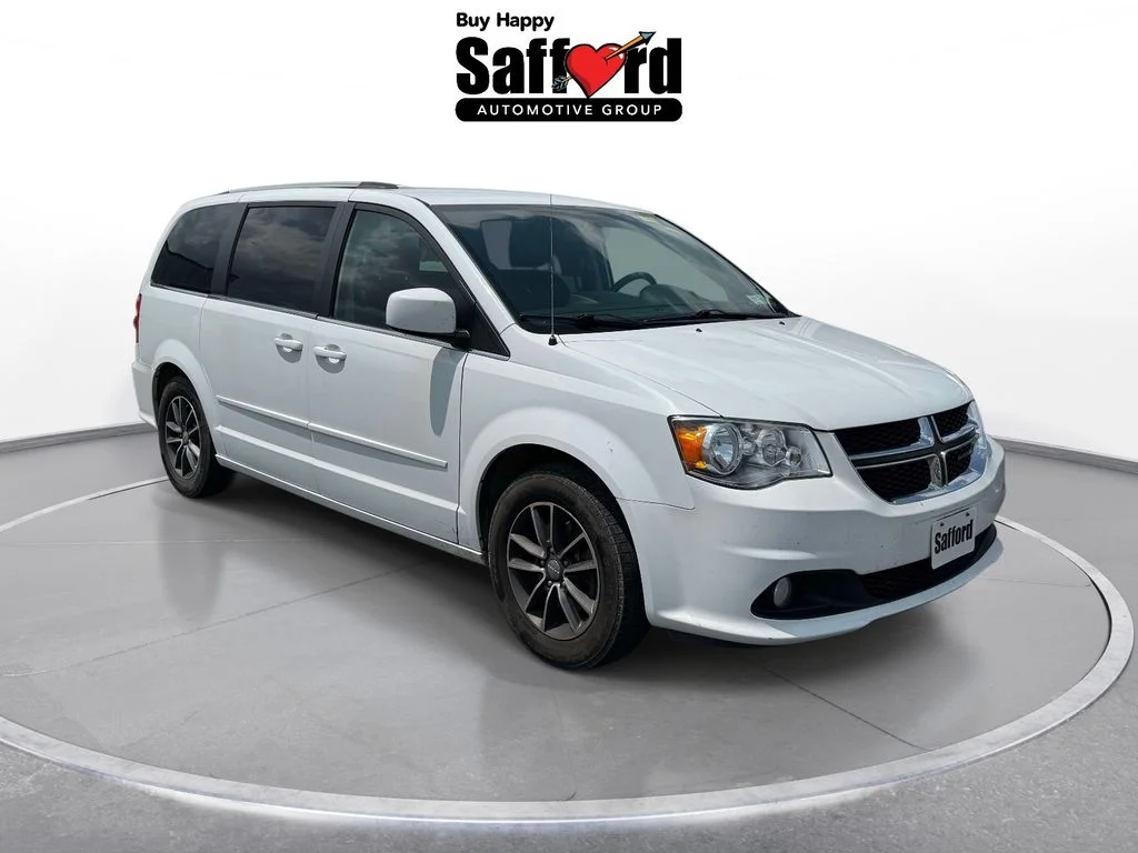 Used 2017 White Dodge SXT image 8