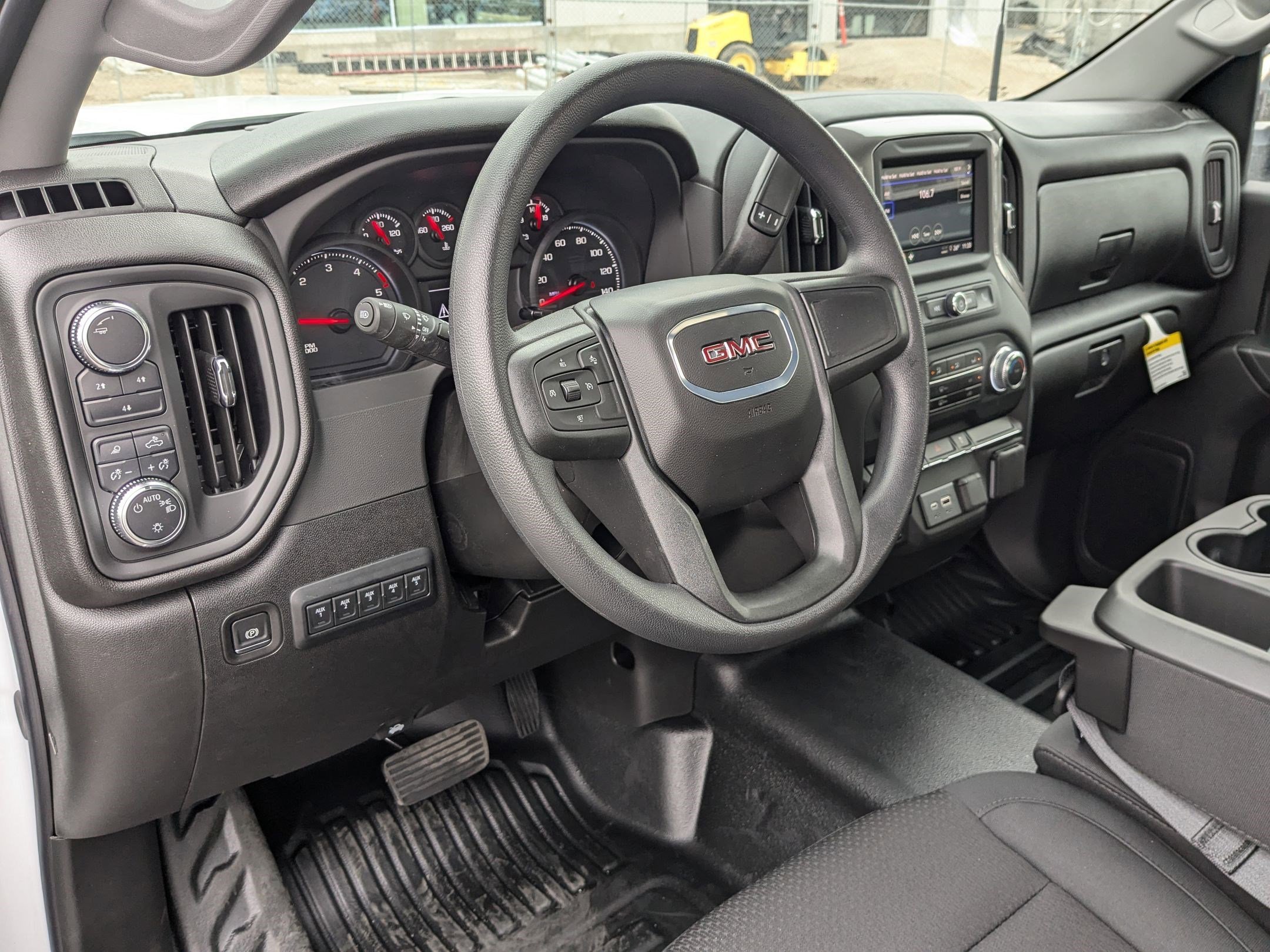 2025 GMC Sierra 2500HD Pro - Photo 10