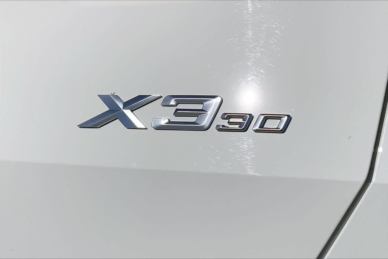 2026 BMW X3 30 - Photo 18