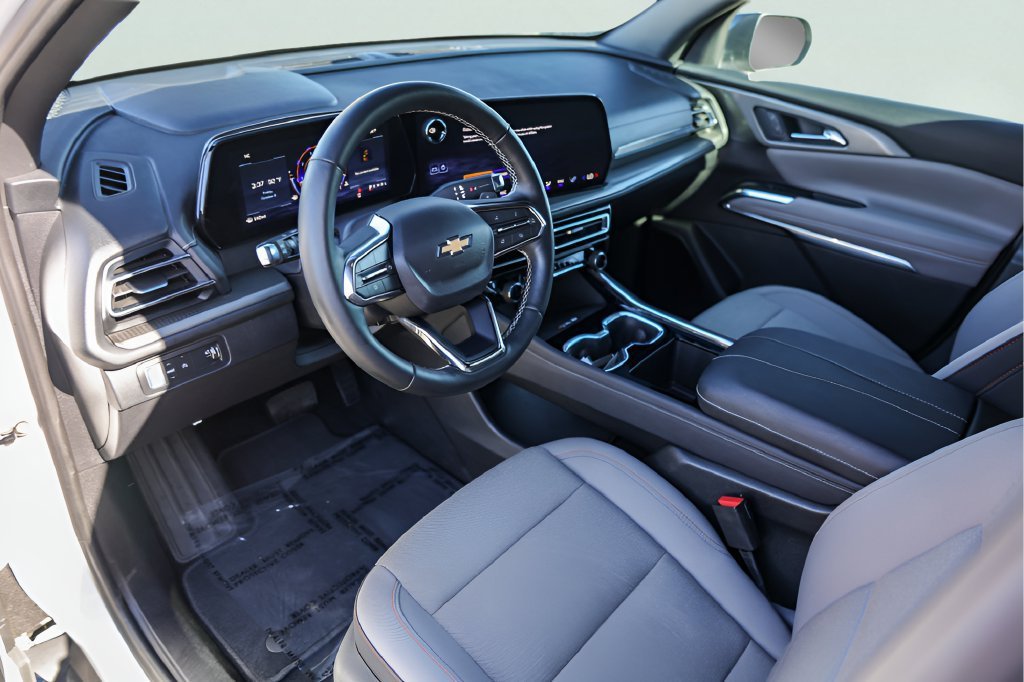 2026 Chevrolet Traverse LT - Photo 12