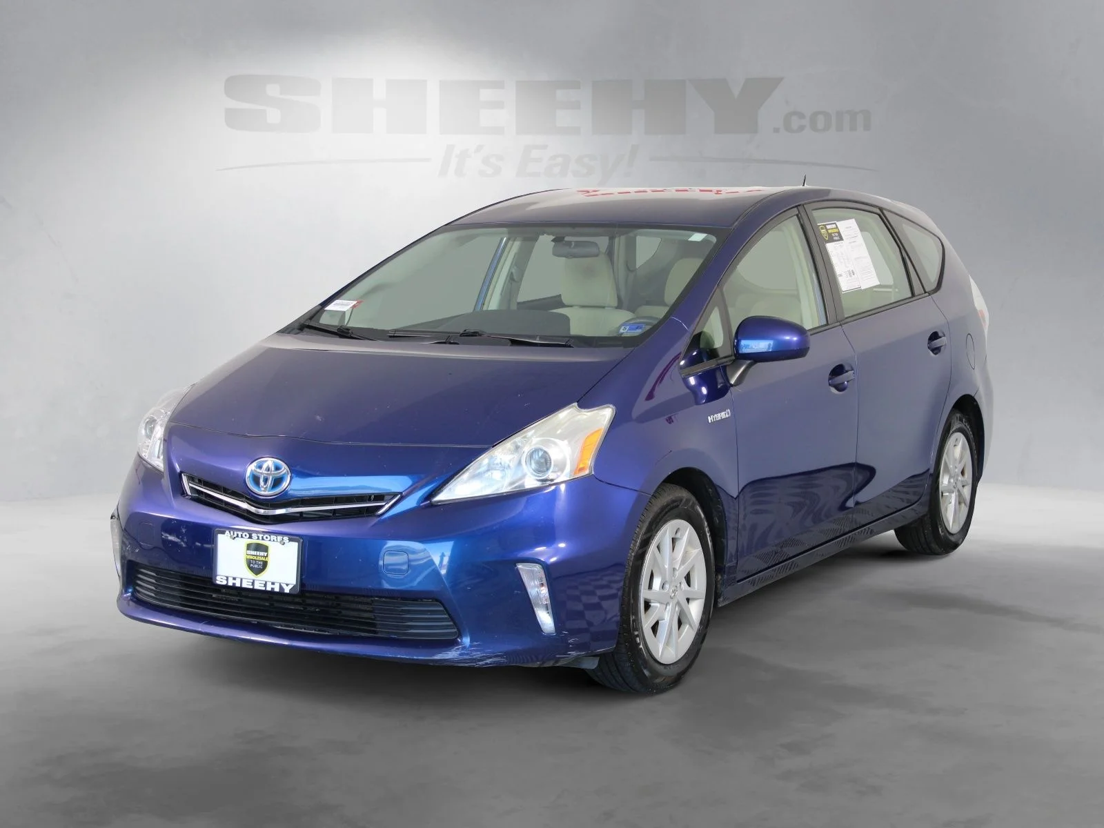 Used 2012 Blue Toyota Three image 16