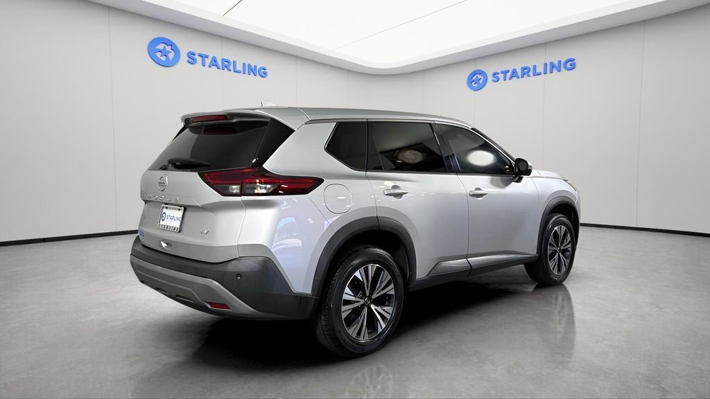 Used 2021 Silver Nissan SV FWD image 9