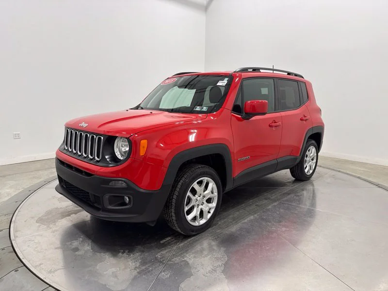Used 2018 Red Jeep Latitude image 3