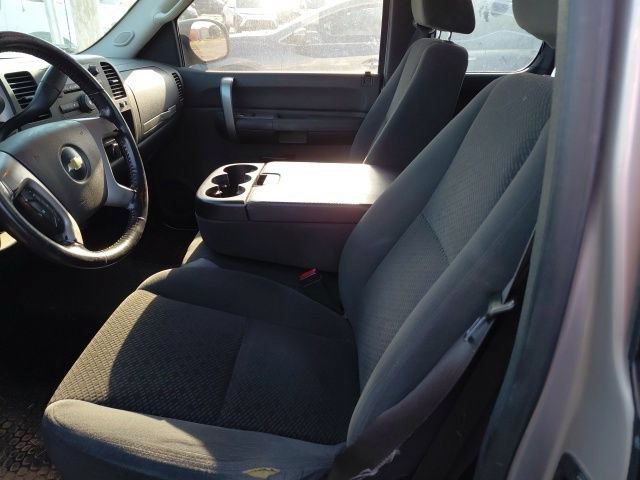 Used 2008 SILVER BIRCH METALLIC Chevrolet LT w/1LT image 3