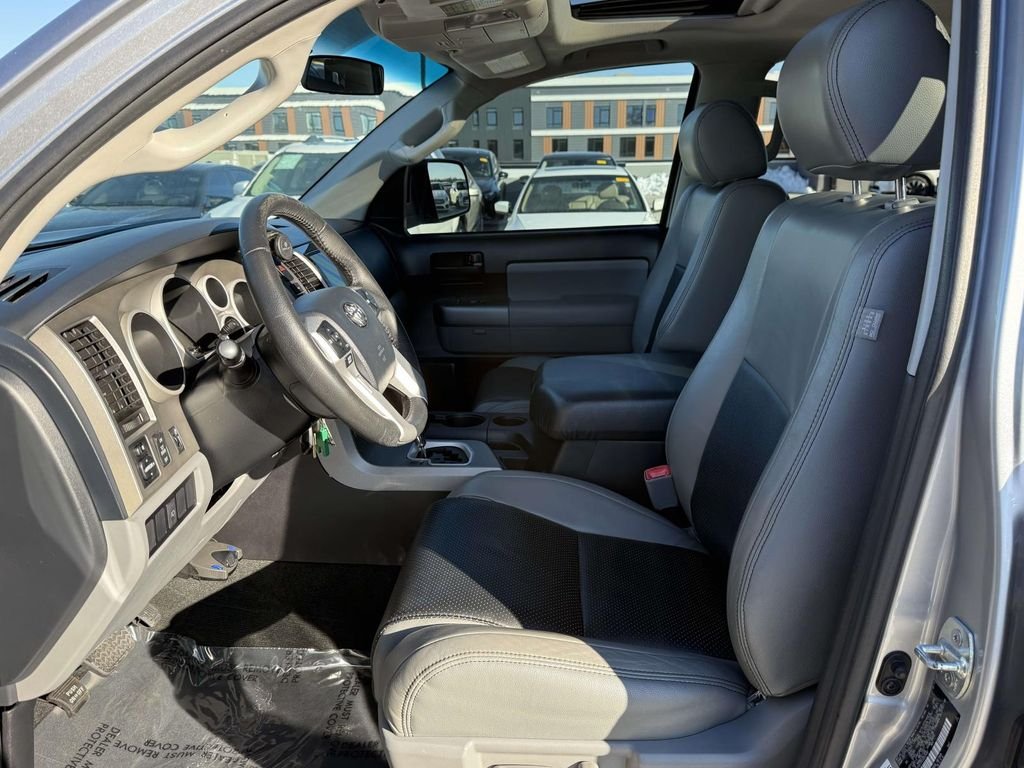 2014 Toyota Sequoia SR5 - Photo 15