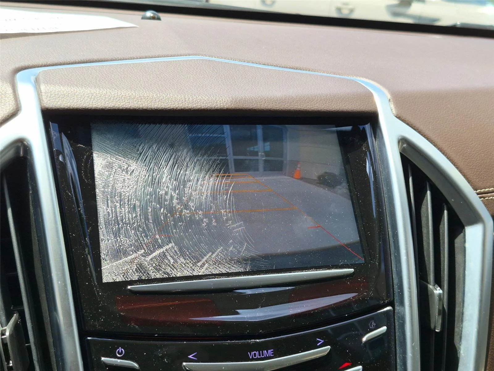 Used 2016  CADILLAC LUXU image 11