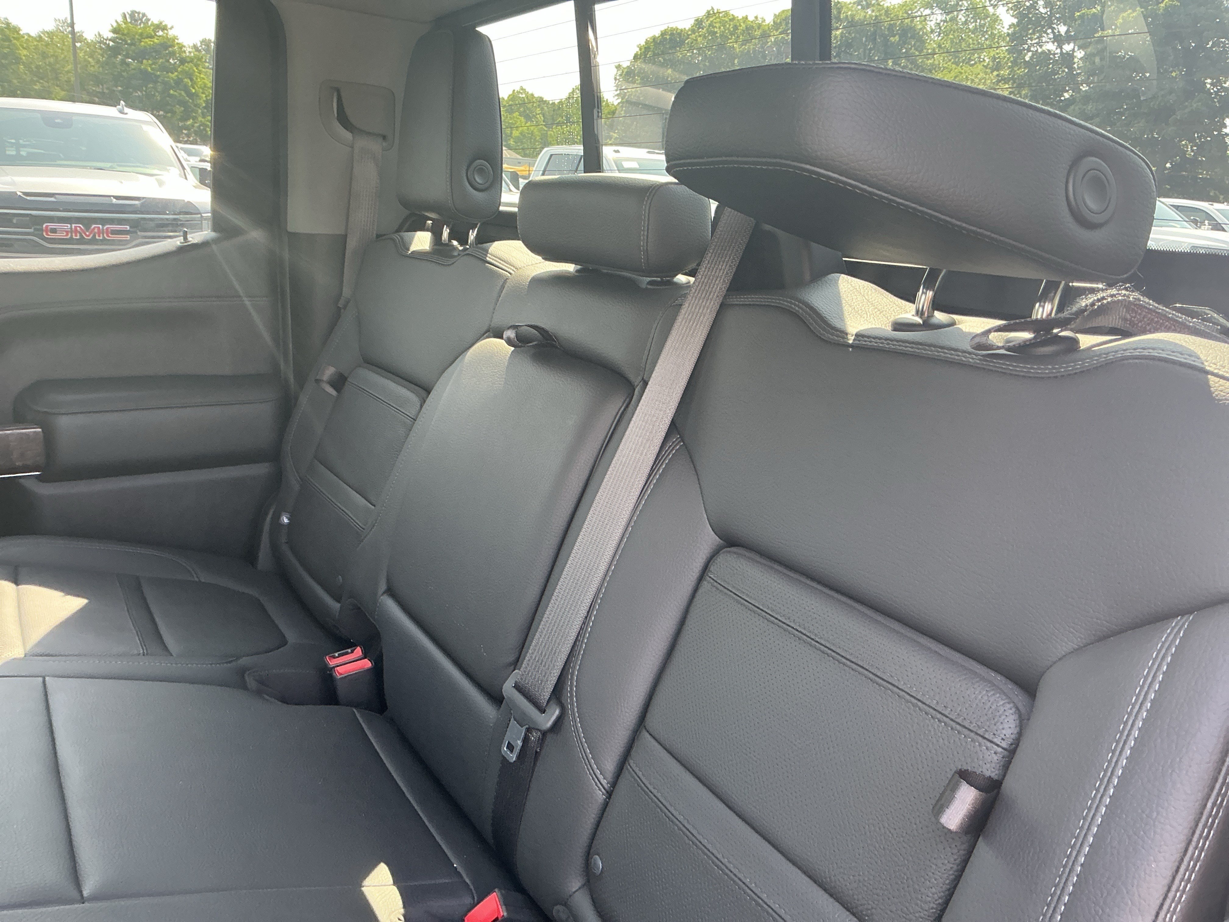 Used 2021 Onyx Black GMC Denali image 10