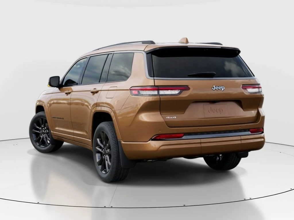 New 2026 Copper Shino Metallic Clear-Coat Exterior Paint Jeep Limited Reserve image 3