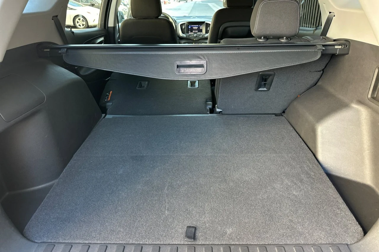 Used 2024 BLACK GMC SLE image 14