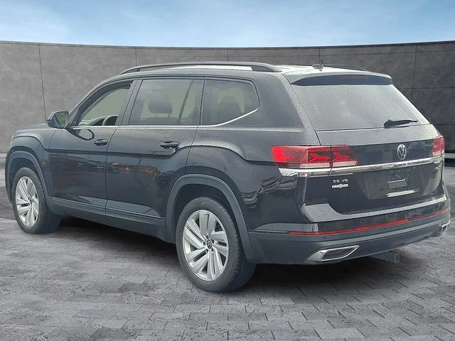 Used 2021 Black Volkswagen 3.6L V6 SE w/Technology image 4