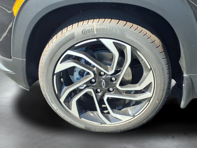 New 2026 Mosaic Black Metallic Chevrolet RS image 16