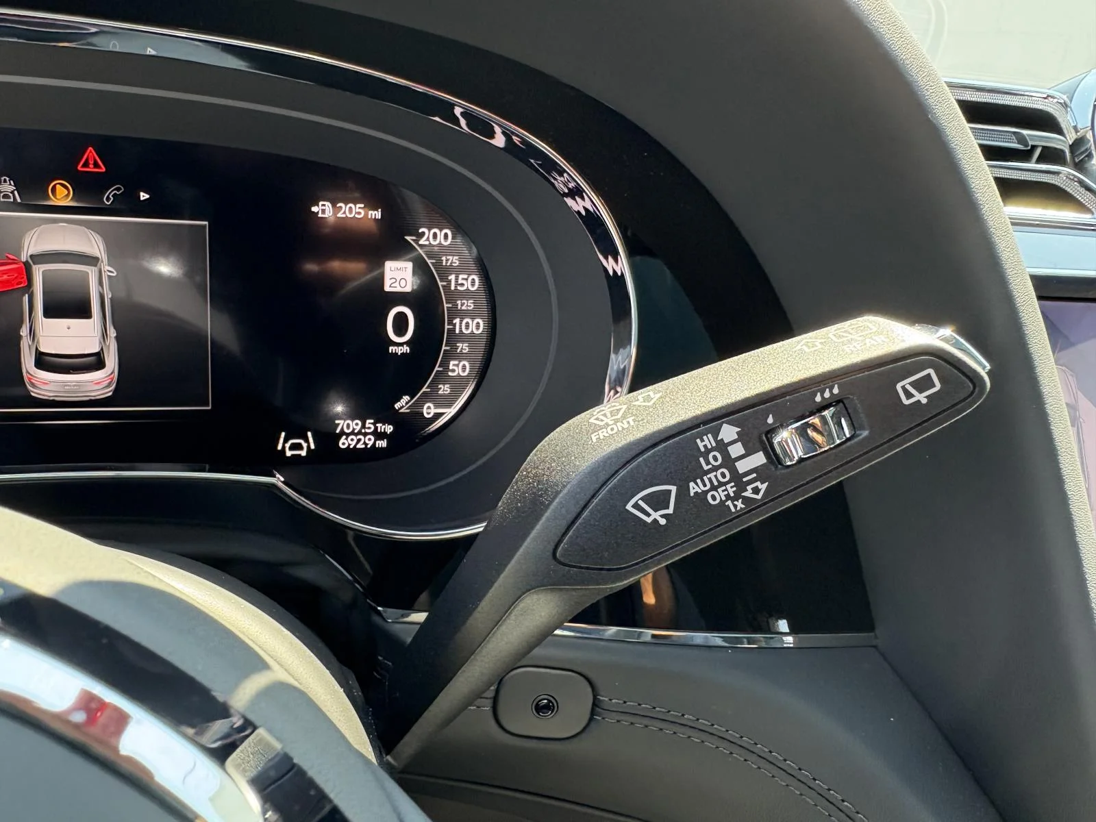 2024 Bentley Bentayga - Photo 28