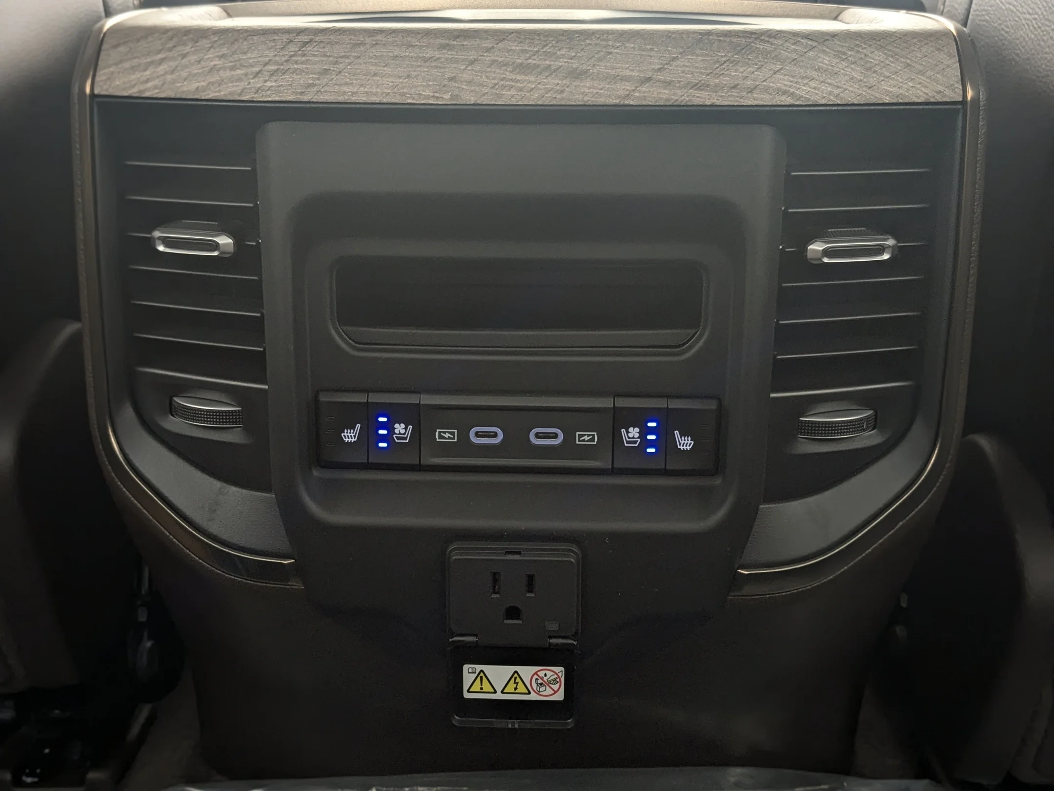 New 2026 White RAM Limited Longhorn - - Longhorn Leather - Body-Colour Bumper Grp - Heated Seats & More! image 28