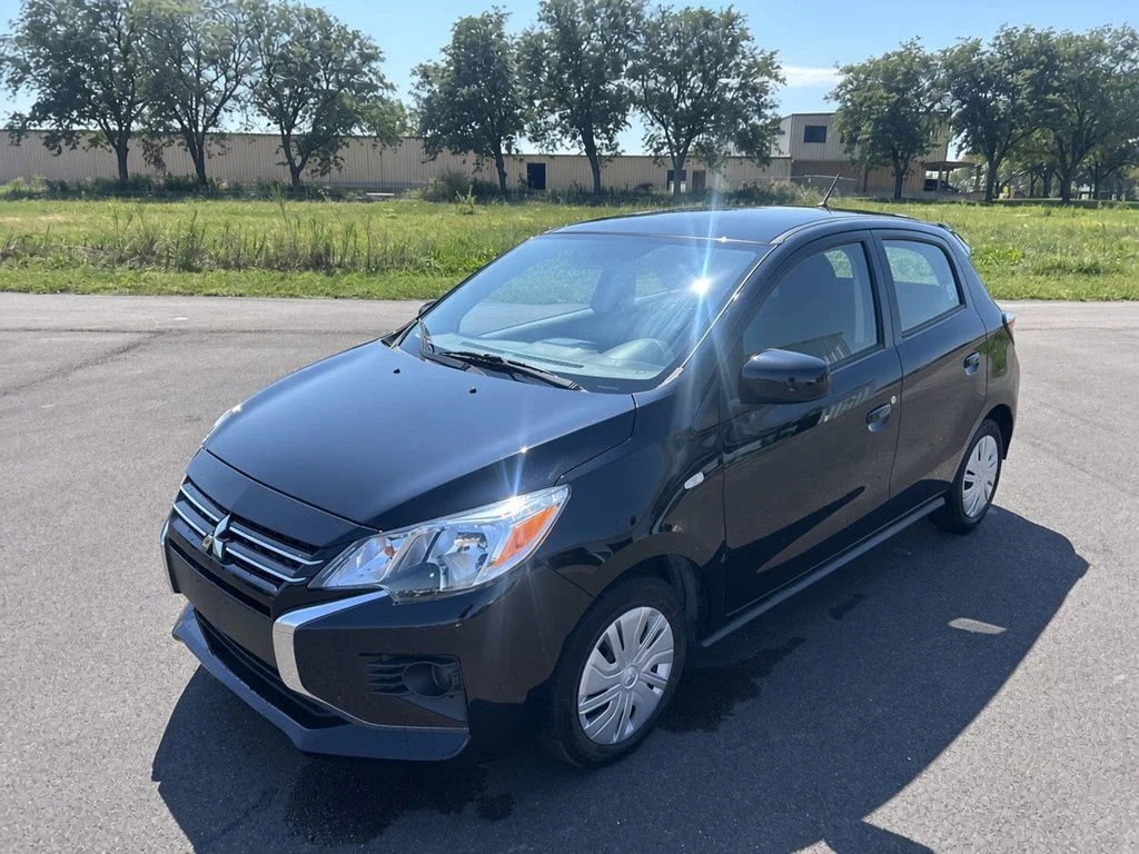 Used 2024  Mitsubishi ES image 2