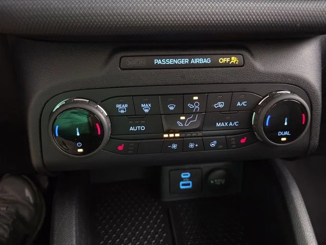 Used 2022 Gray Metallic Ford Outer Banks image 15