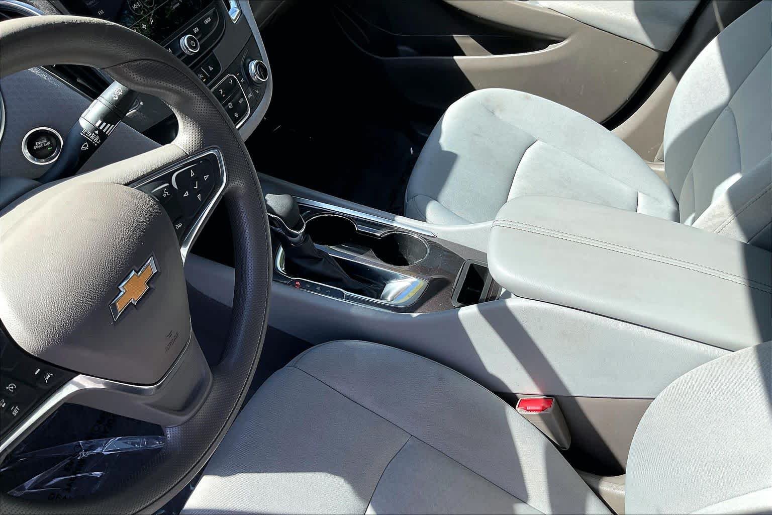 Used 2021 Silver Ice Metallic Chevrolet LT image 17