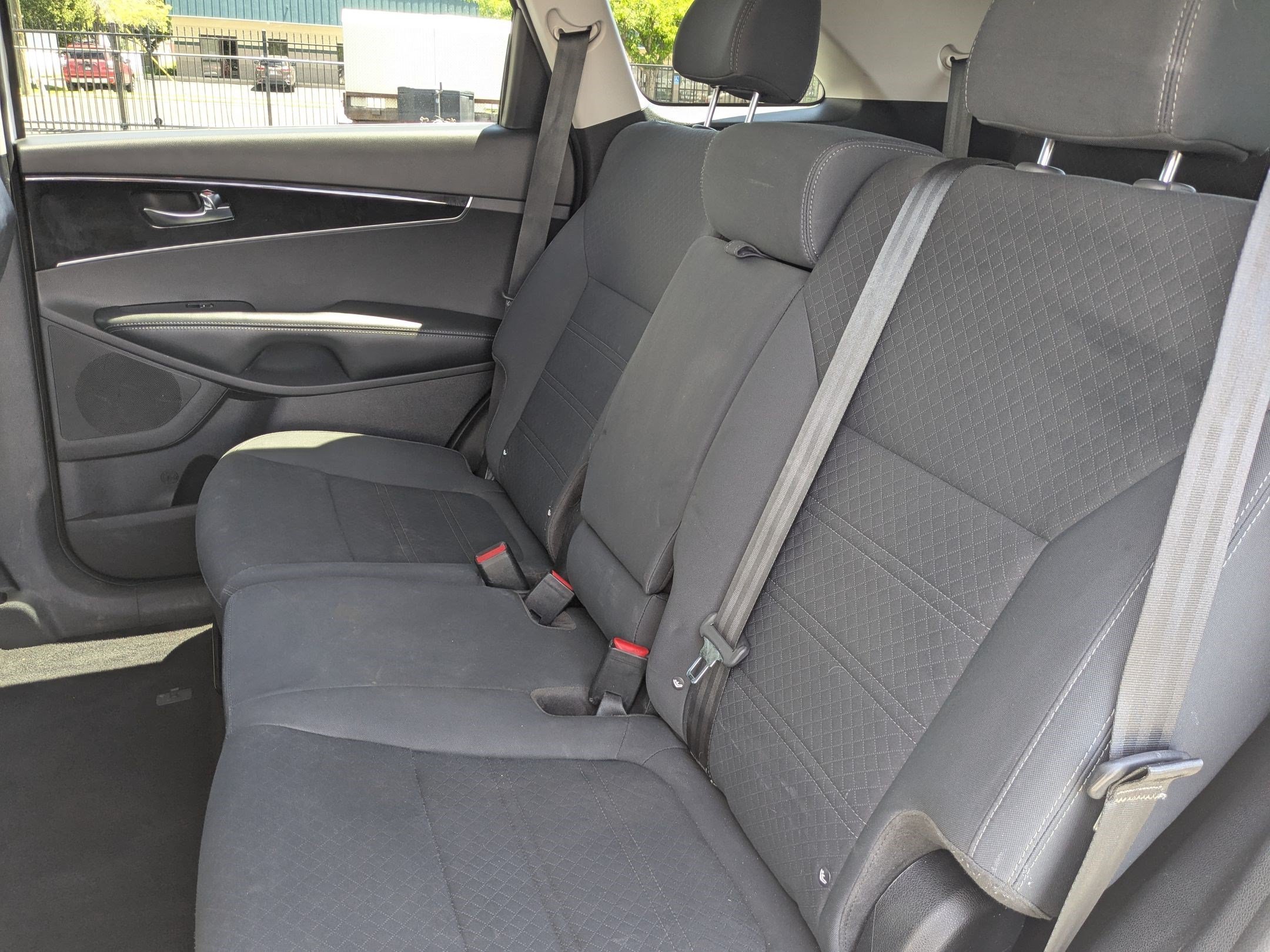 Used 2018 Snow White Pearl Kia LX image 30