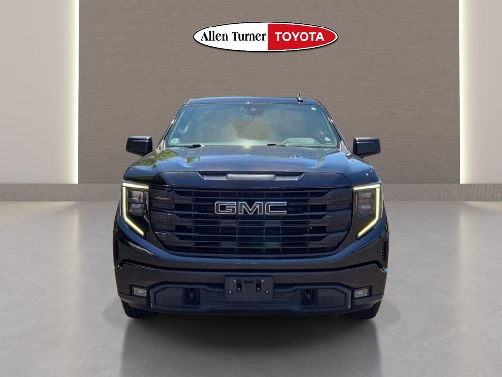 Used 2022 Black GMC Elevation image 4